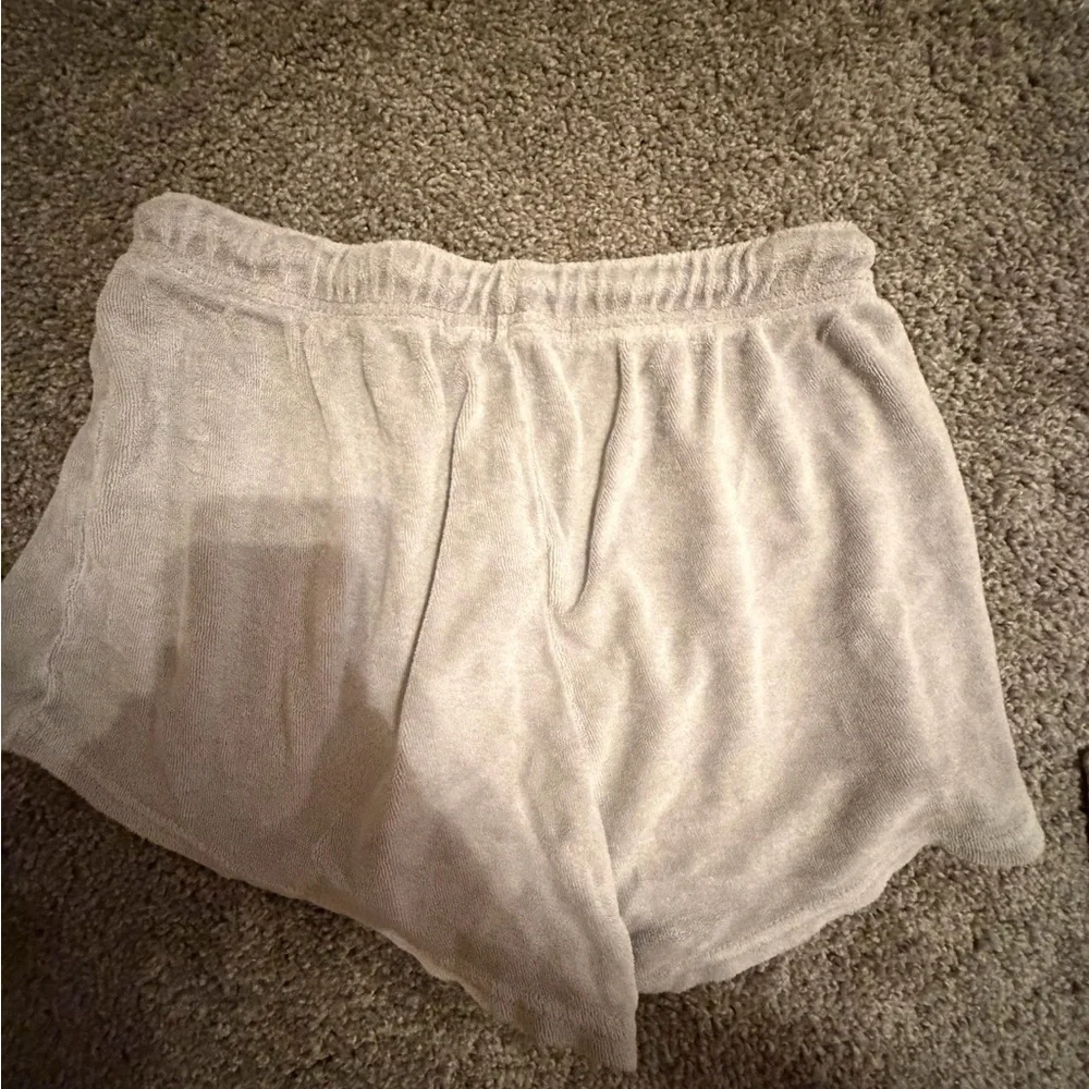 Perfectwhitetee shorts - Picture 3 of 3
